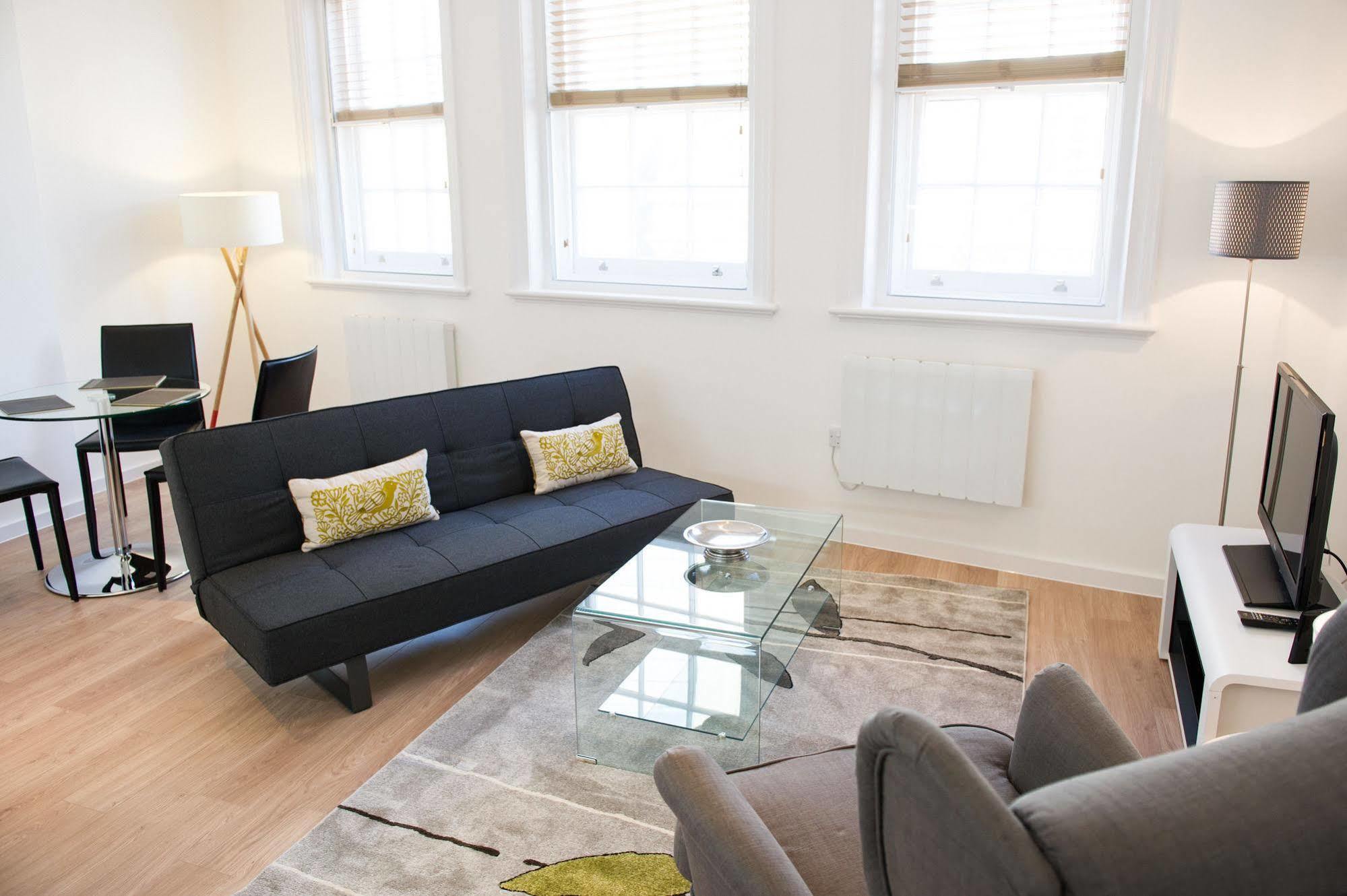 West End One Apartments Londra Exterior foto