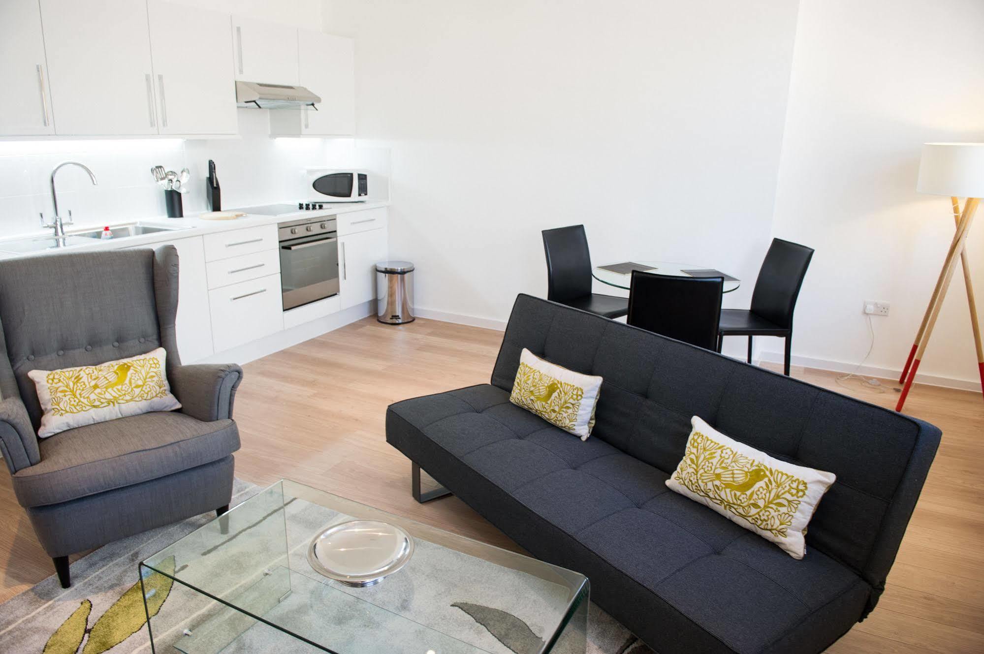 West End One Apartments Londra Exterior foto