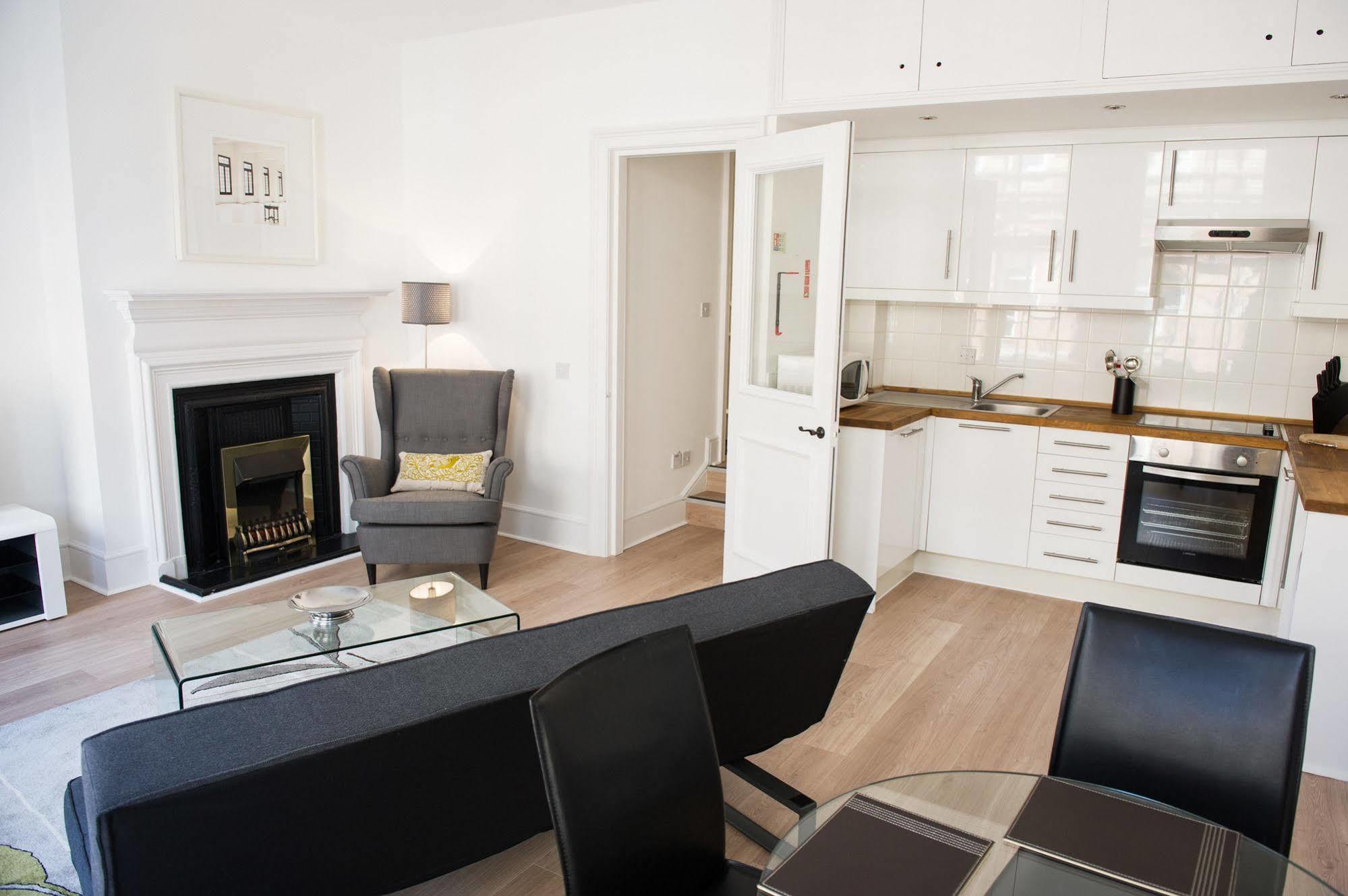West End One Apartments Londra Exterior foto